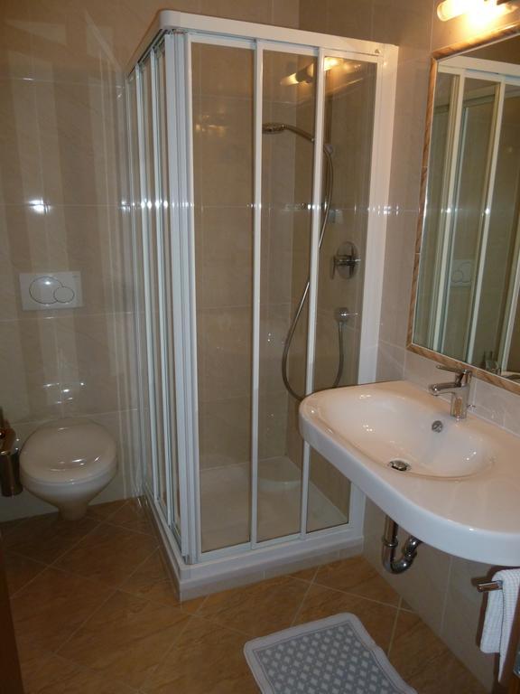 Garni Kostner Hotel Ortisei Quarto foto